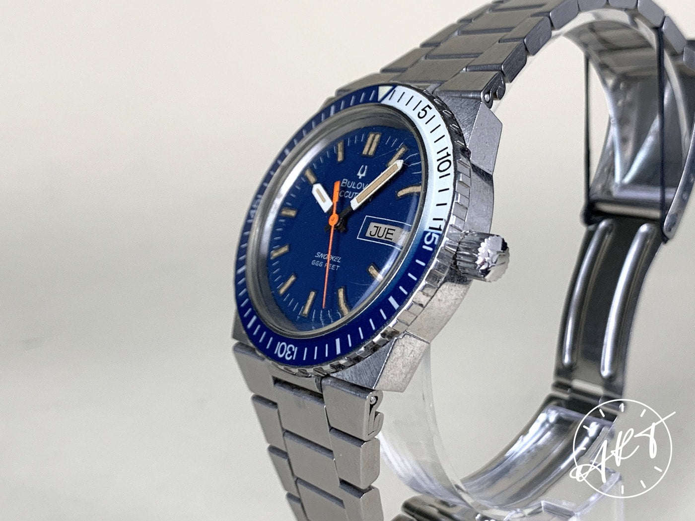 Vintage Accutron Snorkel Blue & White Bezel Blue Dial Tuning Fork Euro Edition Watch