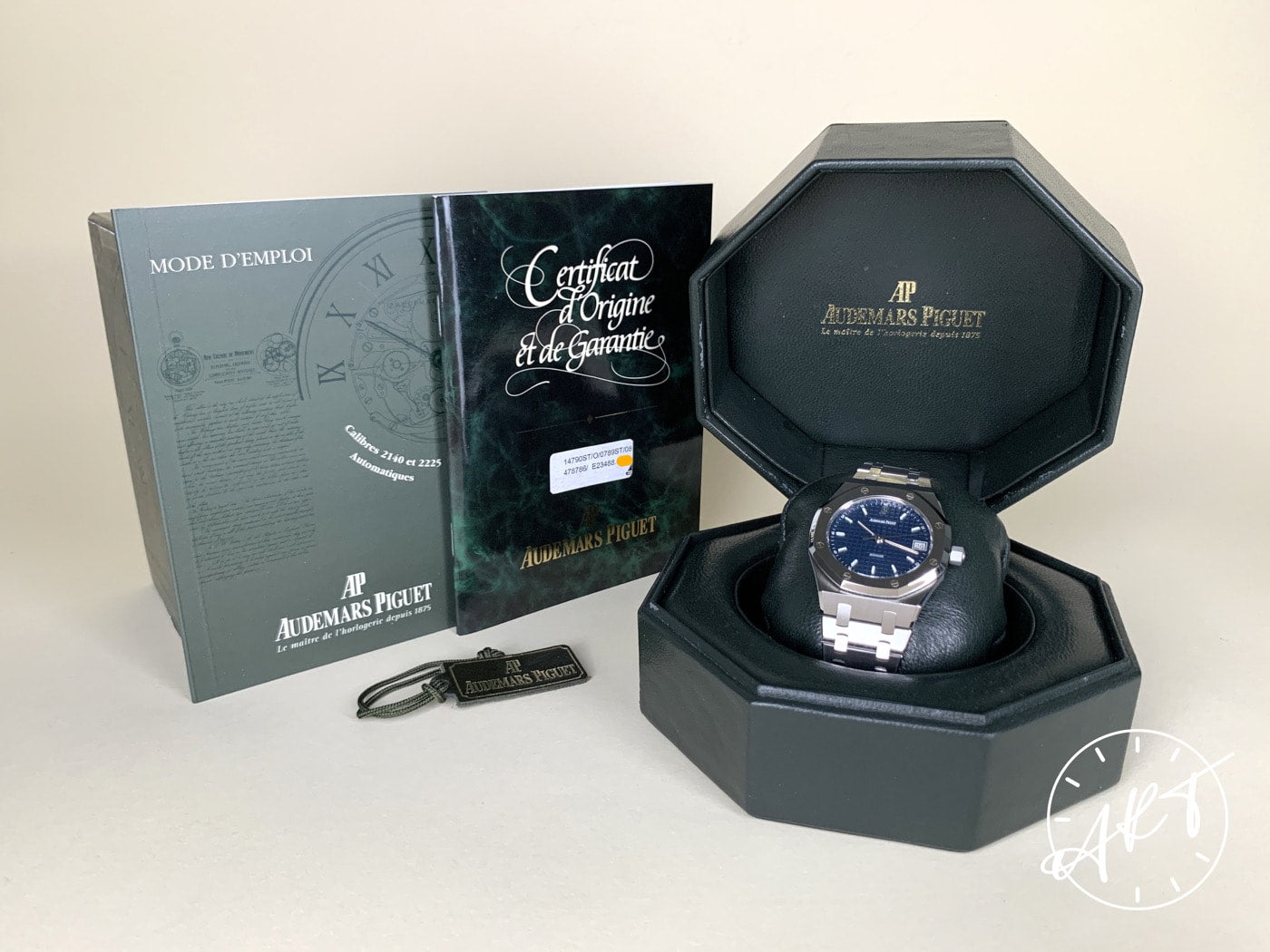 Audemars Piguet Royal Oak Blue Dial Stainless Steel Auto Watch 14790ST w/ B&P