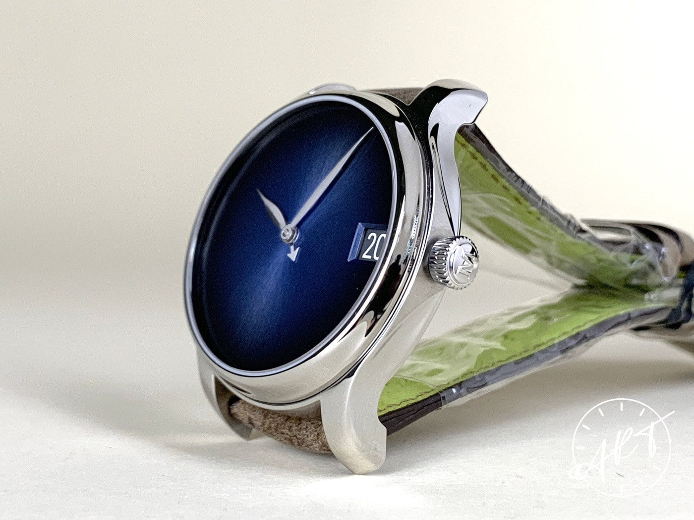 NEW H. Moser & Cie. Endeavour Perpetual Calendar Blue Dial SS Concept Watch BP