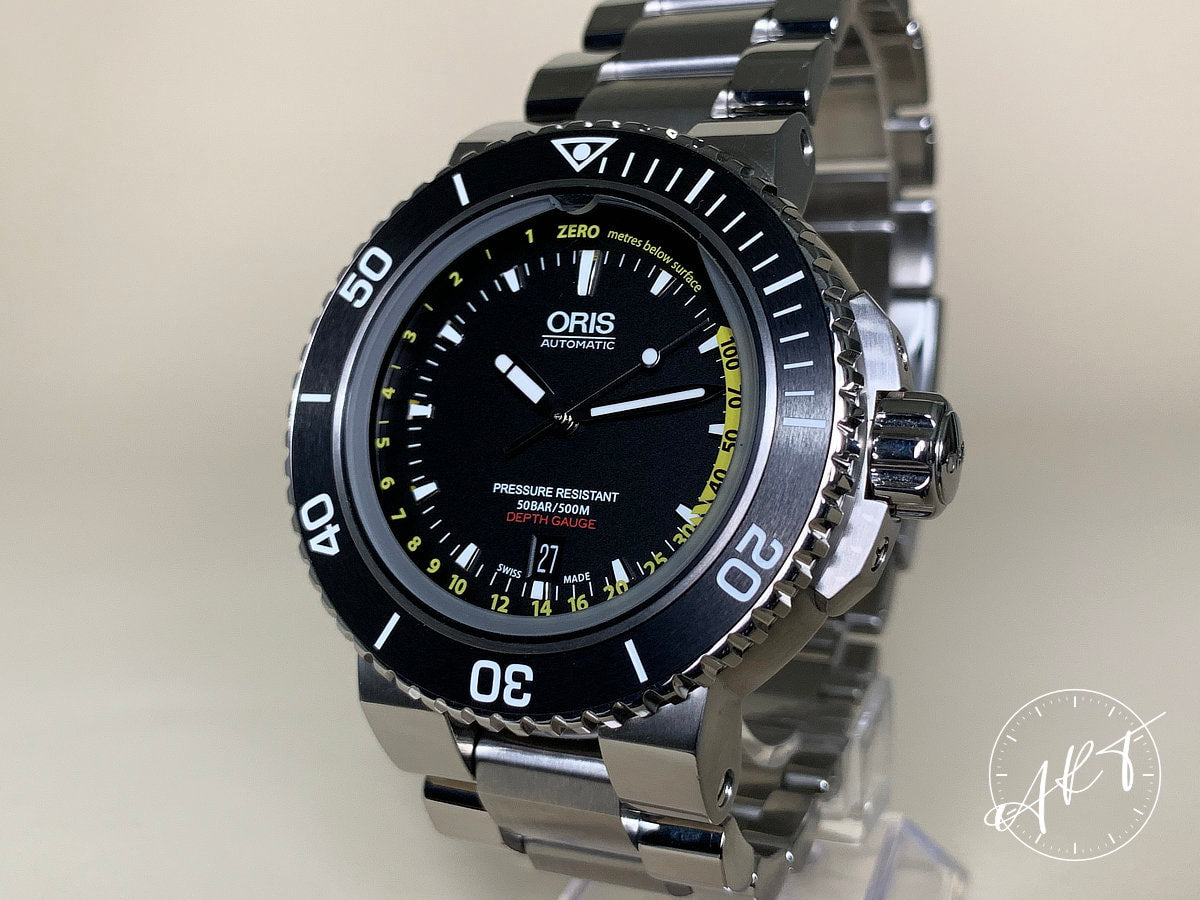 NEW Oris Aquis Depth Gauge Black Dial Stainless Steel Auto Diver Watch w/ B&P