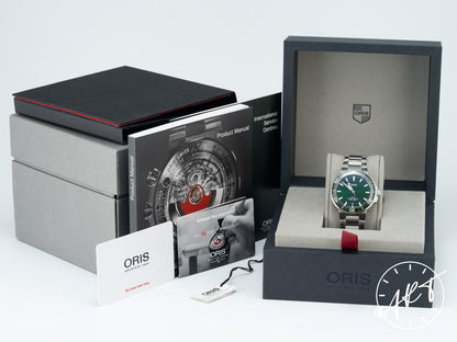 NEW Oris Aquis Date 39.5 Green Dial Stainless Steel Auto Diver Watch in FULL SET